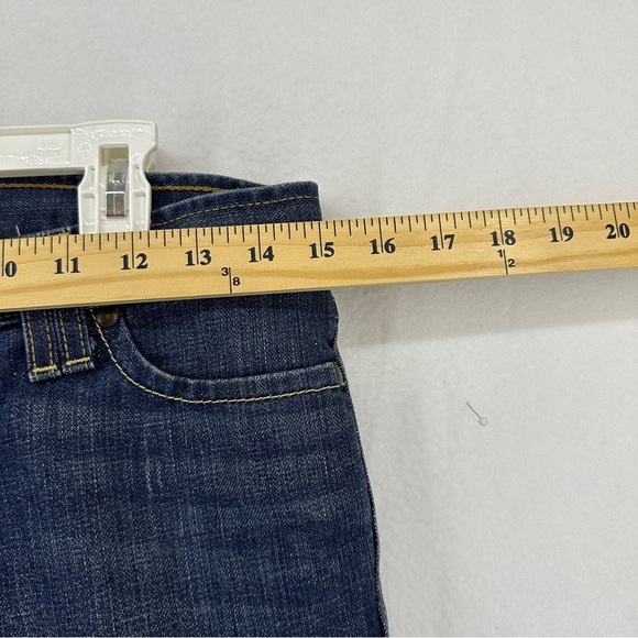 Gap Ultra Low Rise Bermuda Jean Shorts Womans Size 2 - Picture 6 of 14